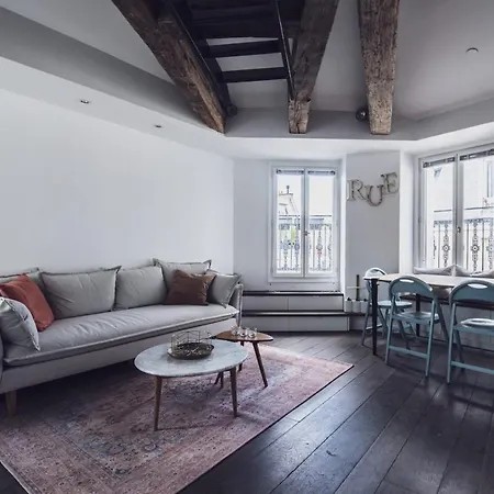 Splendid With Balcony & Montmartre View Apartament *
