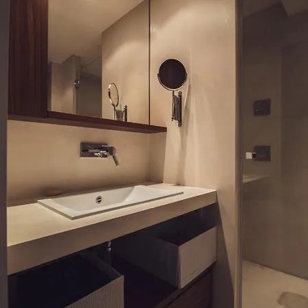 Splendid With Balcony & Montmartre View Apartament